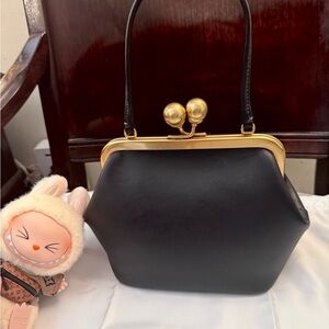 ❌❌SOLD❌❌ Coach The Kisslock Frame Bag Limited Re-Edition 1969